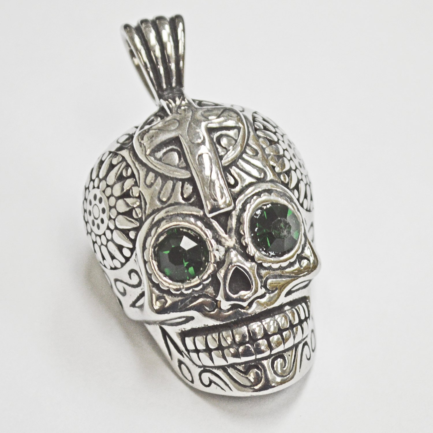 Skull with Green Eye Pendant 86-2021-Sm